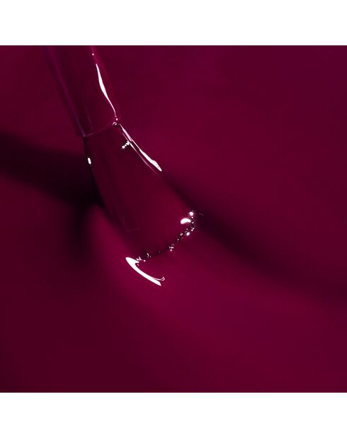 Le vernis semi-permanent Grenat Rouge
