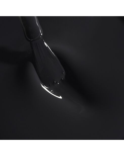 Le vernis semi-permanent Charbon