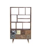 Etagère multi-matériaux peau de vache bois sculpté Naturel - 100x40x175 cm