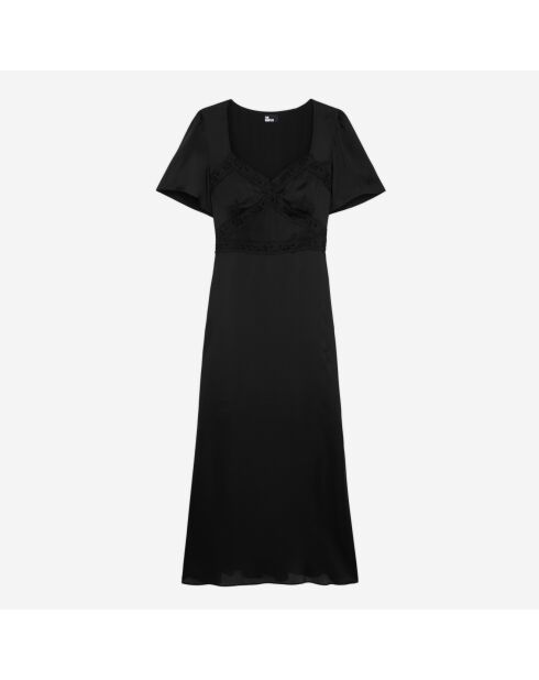 Robe longue noire avec détails en dentelle