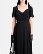 Robe longue noire avec détails en dentelle