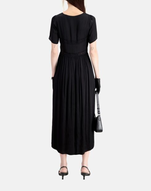 Robe longue noire avec détails en dentelle