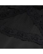 Robe longue noire avec détails en dentelle