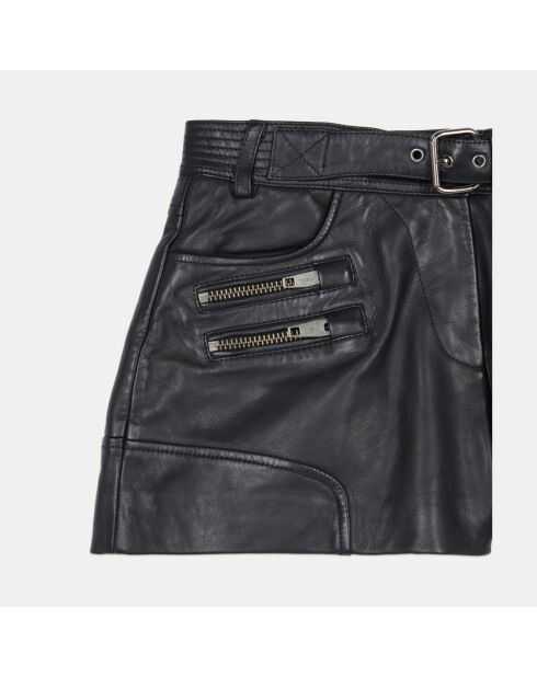 Short en cuir noir
