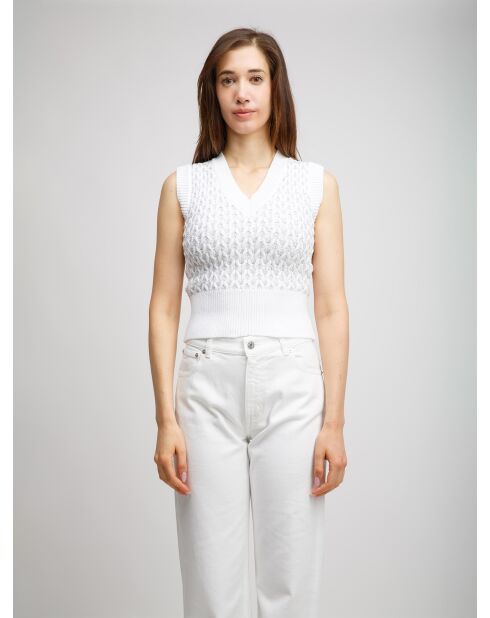 Gilet Nayelis paillettes argentées sur fond blanc