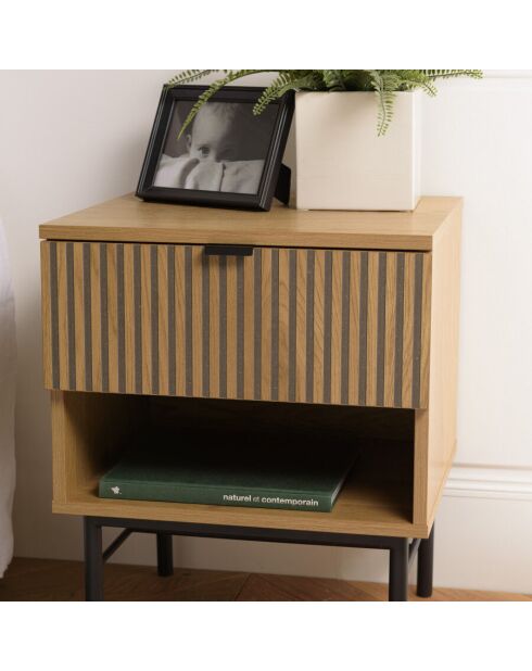 Chevet 1 tiroir décor effet bois rainuré noir et naturel SCOTT