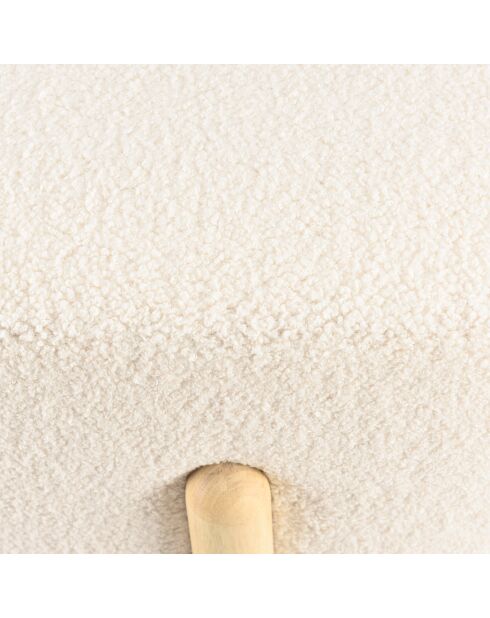 Pouf en tissu bouclette écru et pieds bois