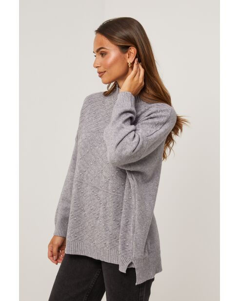 Grauer Pullover Naelis