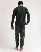 Magnífico pijama gris