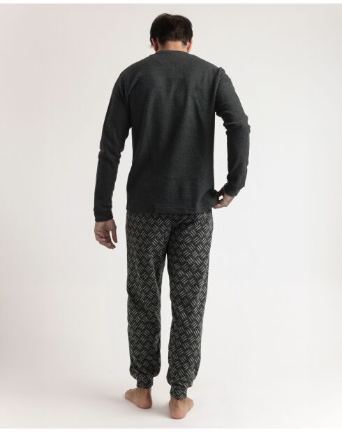Magnífico pijama gris