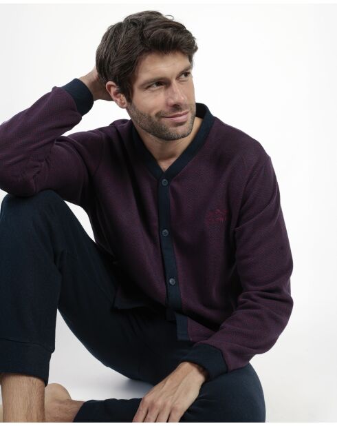 Magnífico pijama burdeos