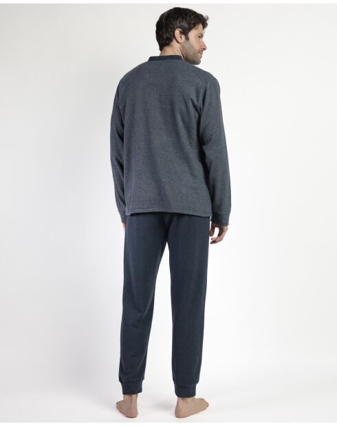 Magnífico pijama gris