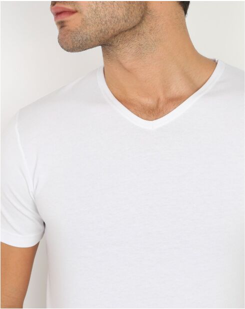 Weißes Kurzarm-T-Shirt mit V-Ausschnitt