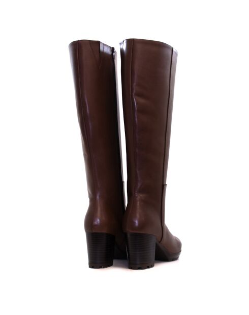 Botas CA-2252 de piel krust burdeos