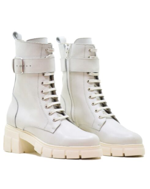 Botas CA-1894 de piel krust blanca