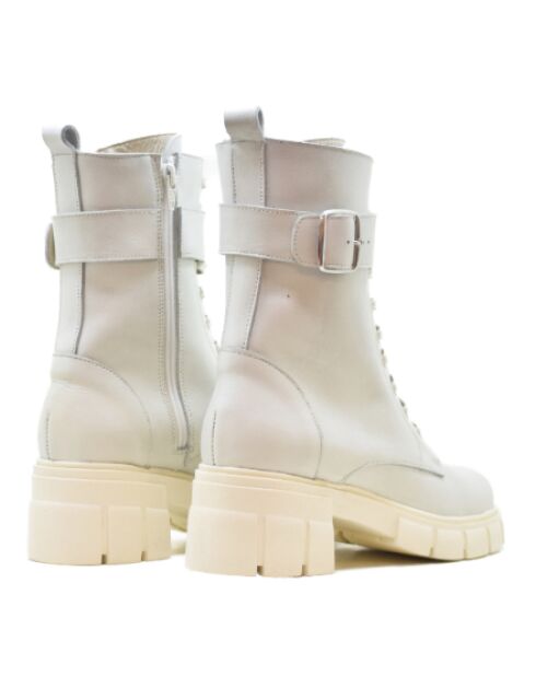 Botas CA-1894 de piel krust blanca