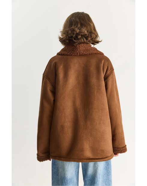 Manteau en daim avec poches en fausse fourrure et col châle brune