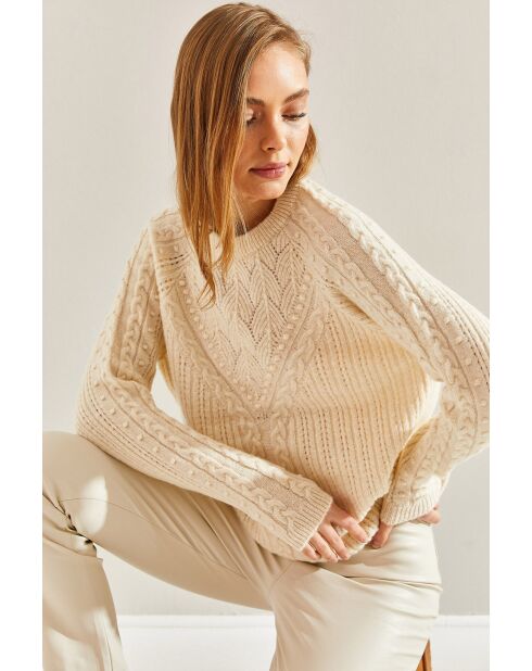 Cremefarbener gemusterter Strickpullover