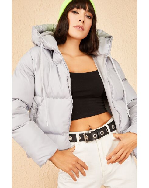 Chaqueta acolchada gris con capucha