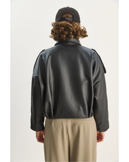 Chaqueta bomber extragrande de piel sintética con detalles de bolsillo negros