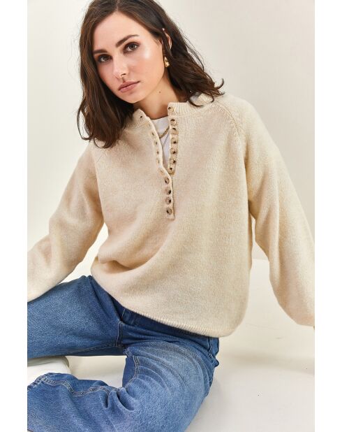 Pull en maille à col roulé boutonné crème