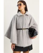 Poncho esponjoso con cinturón y botón único gris