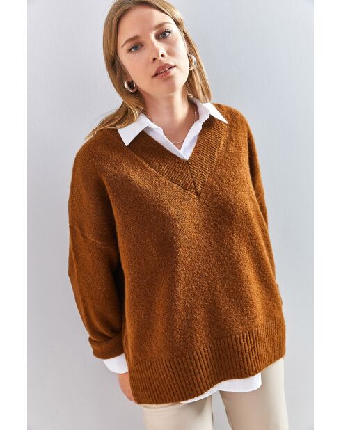 Pull en maille à col V brun