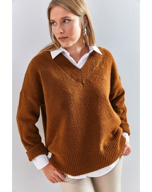 Pull en maille à col V brun