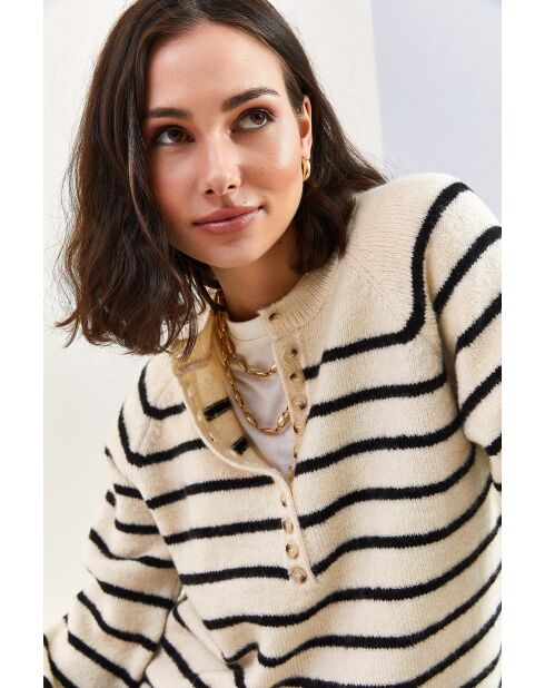 Pull à col roulé rayé avec détails de boutons blanc