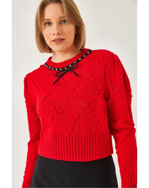 Pull en maille à nœud perlé rouge