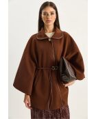 Cape à poches ceinturée en similicuir brune