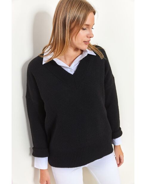 Maglione nero in maglia con scollo a V