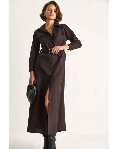 Robe boutonnée avec poches et ceinture brun amer