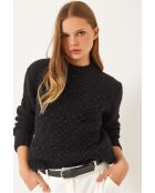 Pull en maille à pompons noire