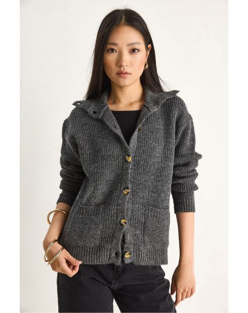 Grobstrickweste mit Taschen in Anthrazit