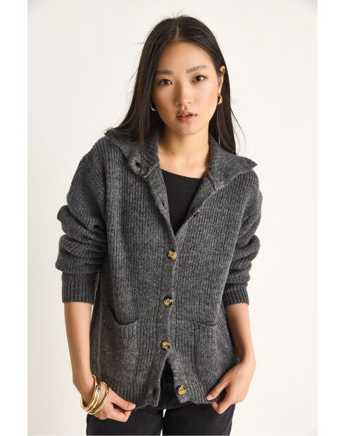 Grobstrickweste mit Taschen in Anthrazit