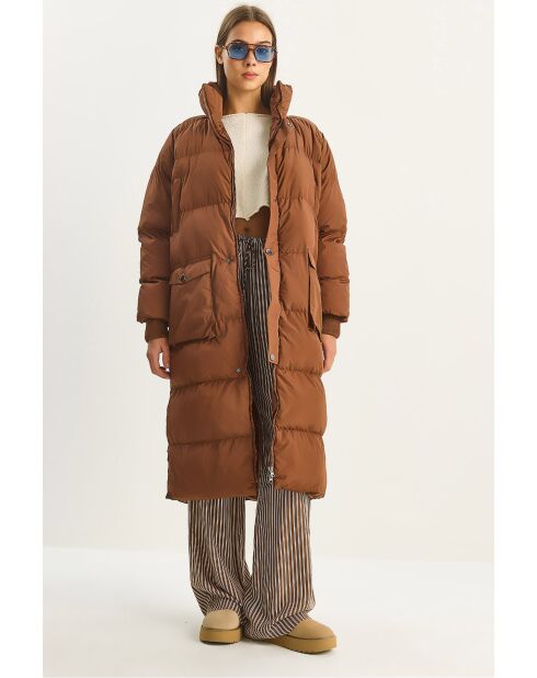 Doudoune longue avec capuche dissimulée brune