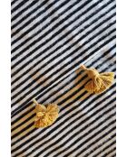 Plaid berbero con pompon alla senape - 250x150 cm