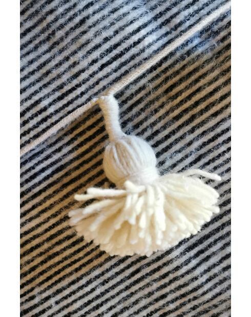 Berberplaid met zwart-witte pom-250x150cm