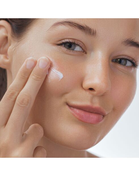 Aufhellende Duo-Feuchtigkeitscreme mit 1% Vitamin C und Vitamin E