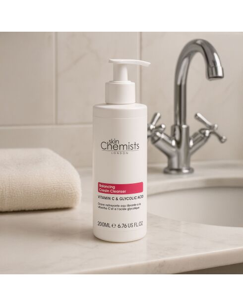 Crème nettoyante équilibrante à la vitamine C et à l'acide glycolique 200 ml