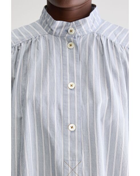 Blusa gris a rayas en forma de pera