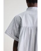 Blusa gris a rayas en forma de pera