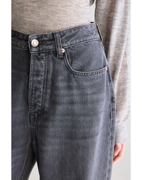 Jean Patsy used black