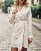 Roma korte wikkeljurk, ivoorkleurige kostuumstijl