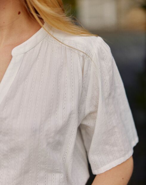 Bruin ruimvallend overhemd van Dobby katoen, bruin/witte V-hals