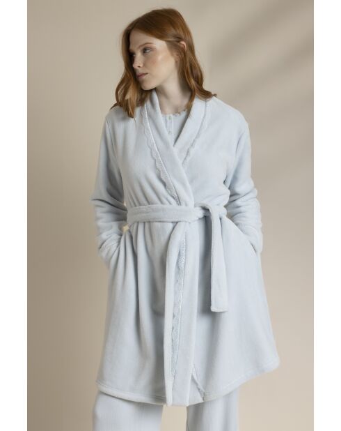 Romantischer blauer Bademantel C Bata