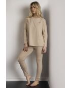 Un pijama acanalado ultrasuave de color camel