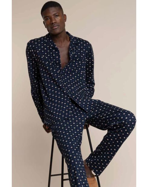 Klassischer marineblauer Krawattenpyjama