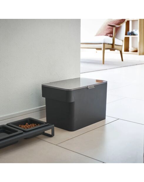 Recipiente hermético para comida animal (3,5 kg) negro - 30x19,8x19,3 cm